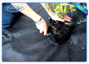 ผ้าควบคุมวัชพืชสำหรับงานหนักที่ย่อยสลายได้เป็นมิตรกับสิ่งแวดล้อมม้วนผ้าคลุมไม่ทอสีดำ